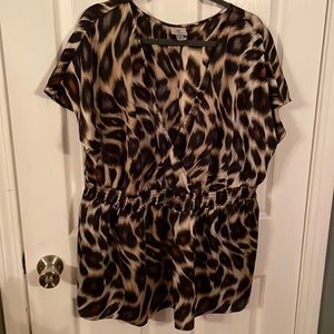 Women’s plus size, Worthington, animal print blouse. 2X